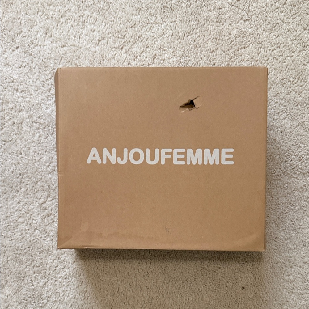Anjoufemme Brown Box